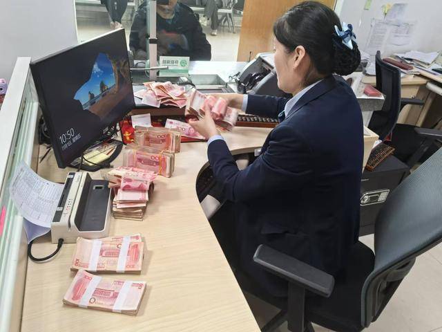 东平农商银行：兑换霉变币 服务暖人心