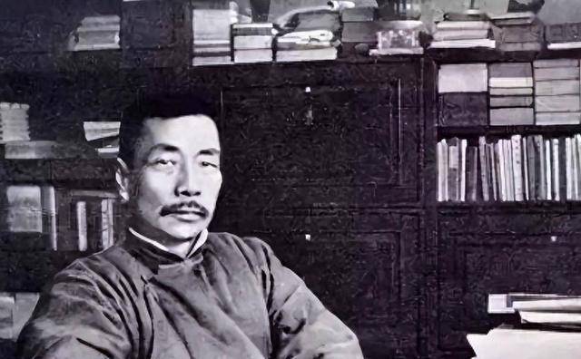 民国时期，鲁迅月工资350块大洋，换算成人民币相当于现在多少？
