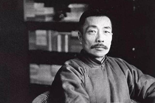 民国时期，鲁迅月工资350块大洋，换算成人民币相当于现在多少？