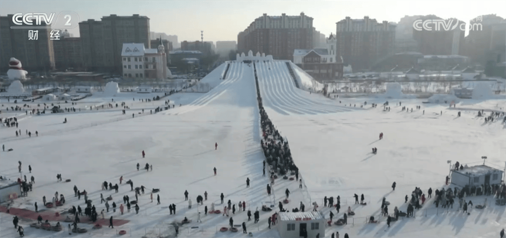 “蛇币”“蛇钞”、陈醋、冰雪……新年消费市场年味浓、活力足、人气旺