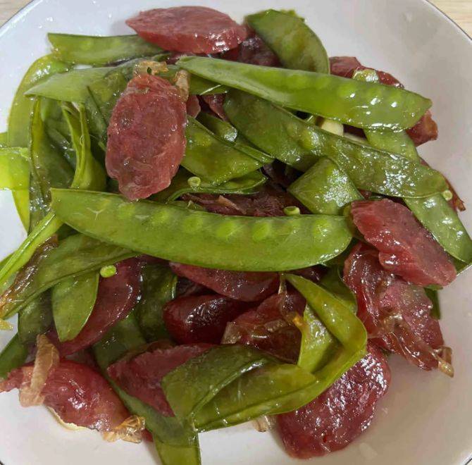 云南荷兰豆炒腊肠：新手也能轻松上手的美味