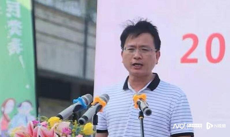 黄佰通任惠东县交通运输局局长，曾在港口任职多年