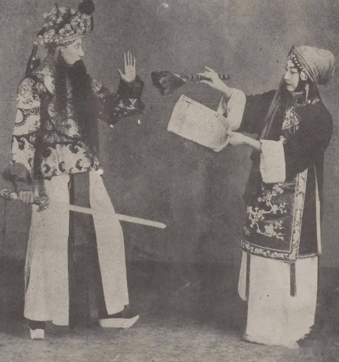 评剧家务须懂戏，并要自己能唱能演