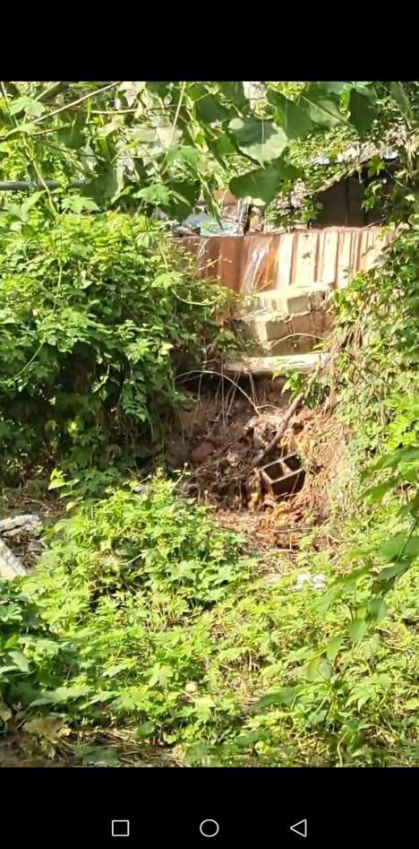 河北遵化：污水直排大坑 人居环境亟待提升